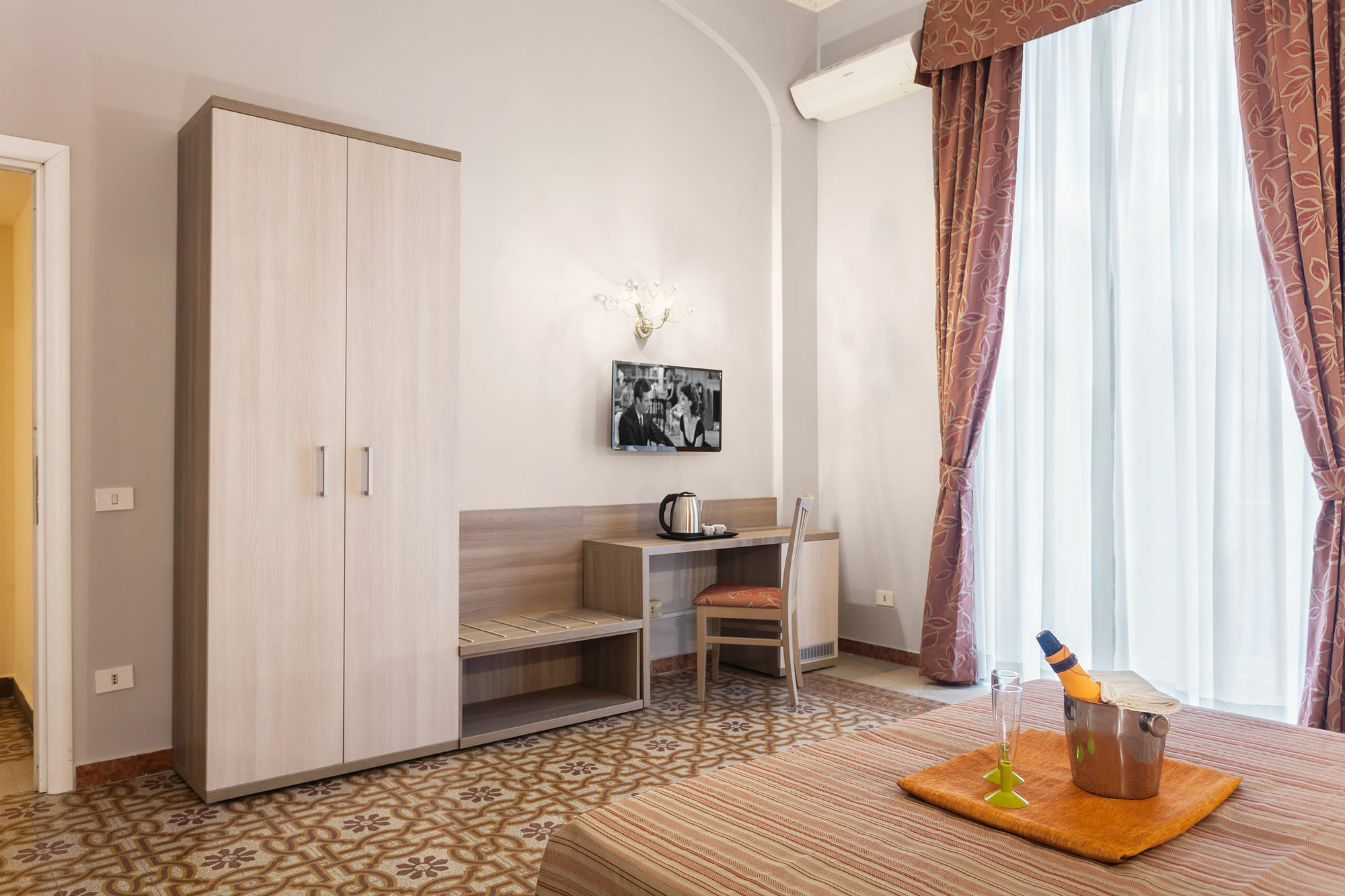 Hotel Domus Napoleone Roma Exterior foto